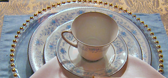 Dishware China Noritake Blue Hill Holiday & Hearth Holiday and Hearth Lisa Novelline Lisa Anne Novelline author writer The Dance of Spring craft blog creative blog creativity decorator blog festival celebration seasons nature blog Winter Christmas Yule yuletide Winter Solstice December gorgeous icy crystal winter tablescape decor Imbolc Imbolg Candlemas pottery barn fostoria swan Kosta Boda Blenko