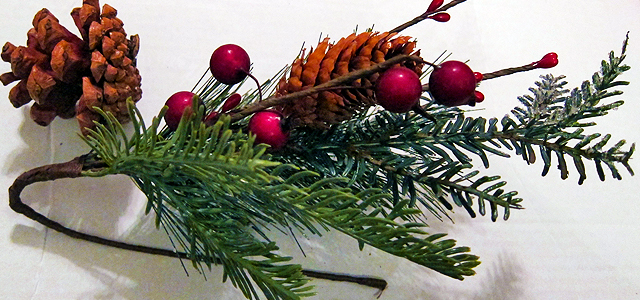 Yule Holiday & Hearth Holiday and Hearth Lisa Novelline Lisa Anne Novelline author writer The Dance of Spring craft blog creative blog creativity vintage blog festival celebration seasons nature blog winter december winter solstice yule christmas family bonding reflection introspection nutcracker nutcrackers beeswax candles plaid tartansilver knife rests gingerbread trees Clara Marie Drosselmeyer tablescape table setting Boston Ballet